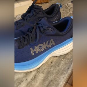 Women’s Hoka bondi 8 like new